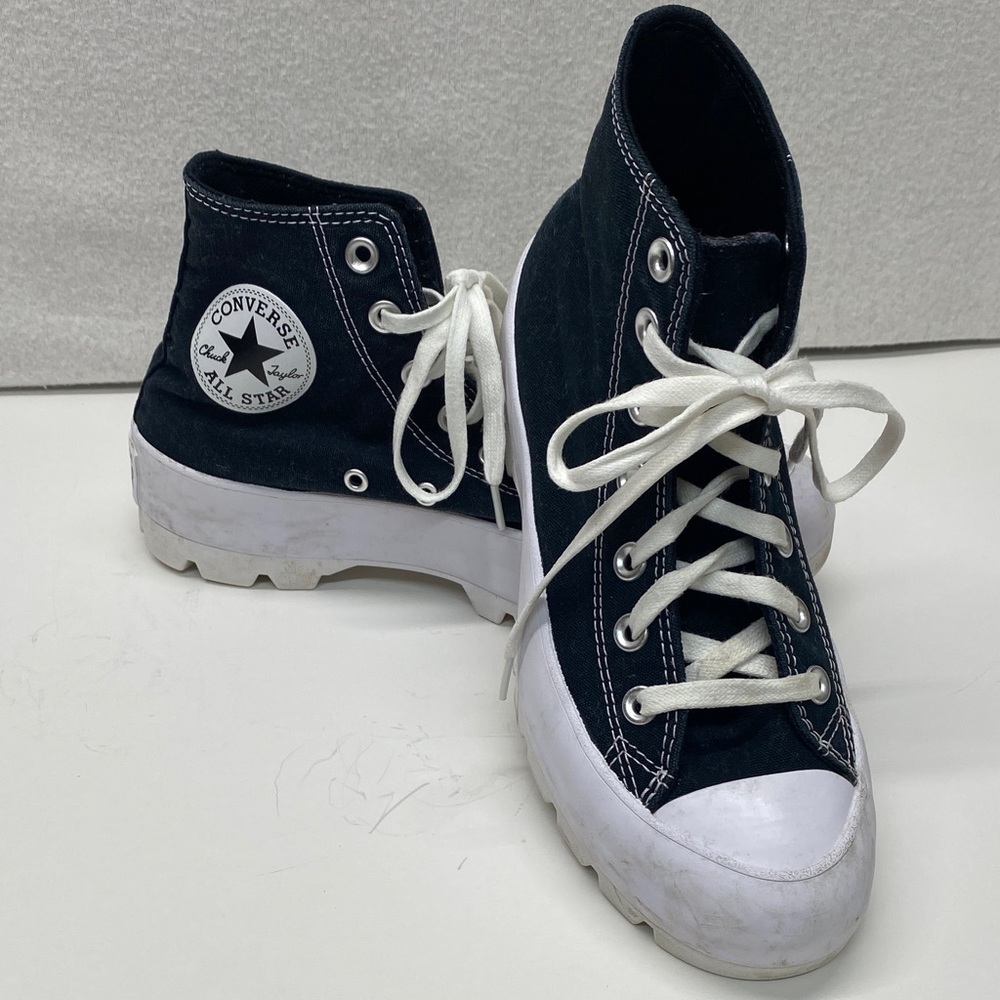 Converse Chuck Taylor All Star Lugged  Canvas High-Top Sneakers 565901C Size 7